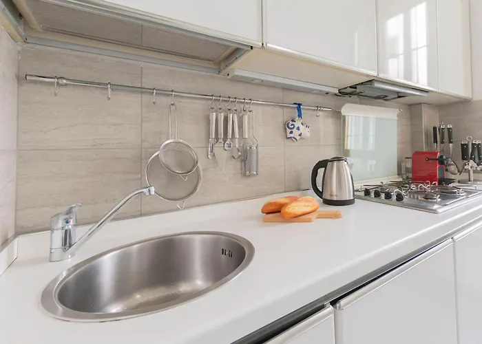 Stayeasy Castello Sforzesco *