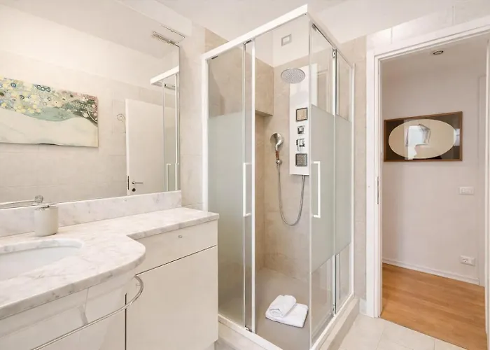 Elegant 3br 15 Min Walk To The Duomo, 2 Min To Sempione Milán