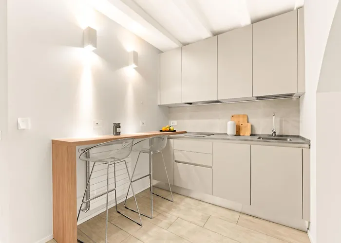 Stayeasy Rosales - Porta Garibaldi Design Flat *