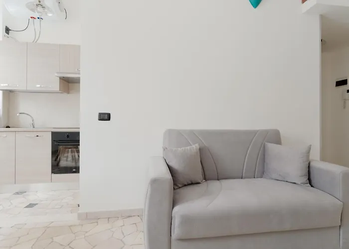 Guesthost - Cozy Varesina Area דירה *