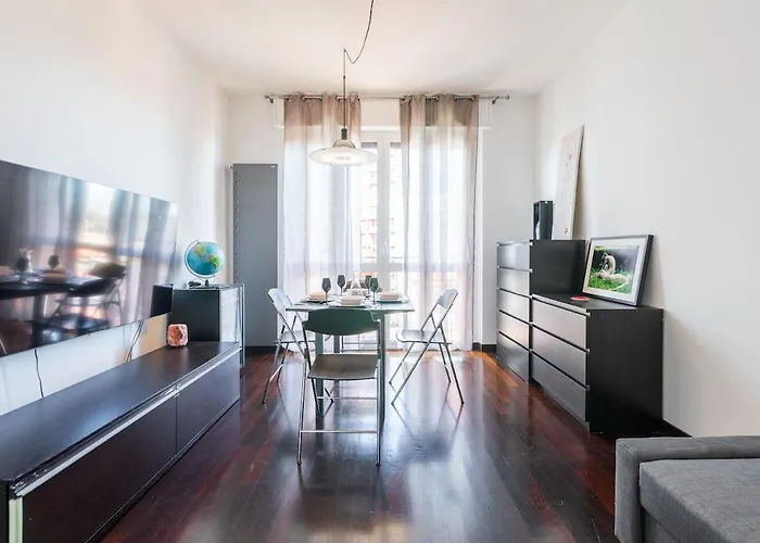 Apartment Designer Between Brera And Arco Milan
