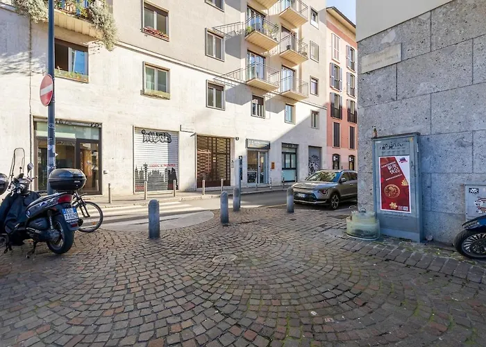 Designer Between Brera And Arco Apartment Milan