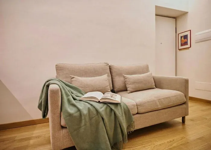 Hostmate - - Farini's Charm - Isola 아파트