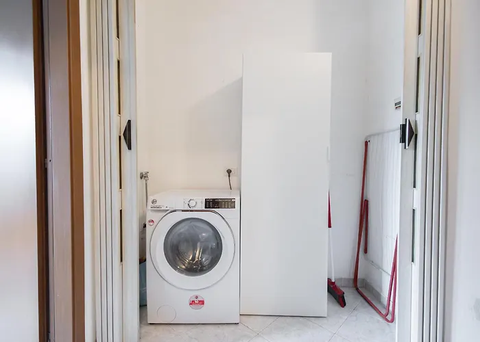 Moderno Bilocale In Via Tortona A 500m Dai Navigli Milánó