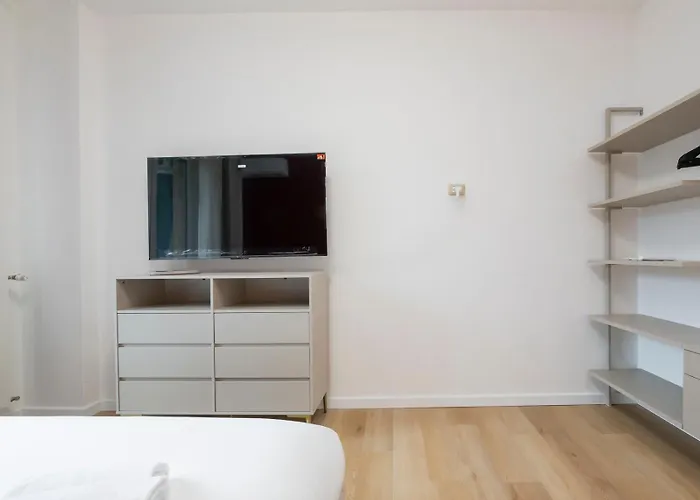 Luminoso E Moderno Vicino Metro Milán