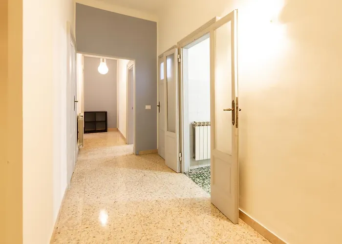 I-host Spacious 2br Near Center Lägenhet Milano