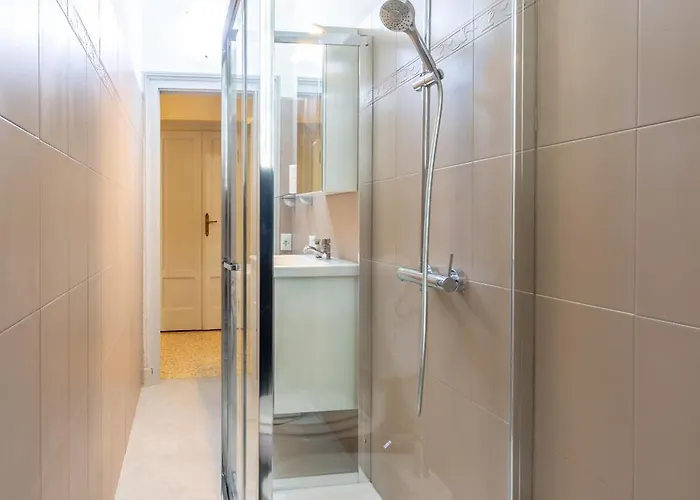 I-host Spacious 2br Near Center * Milano