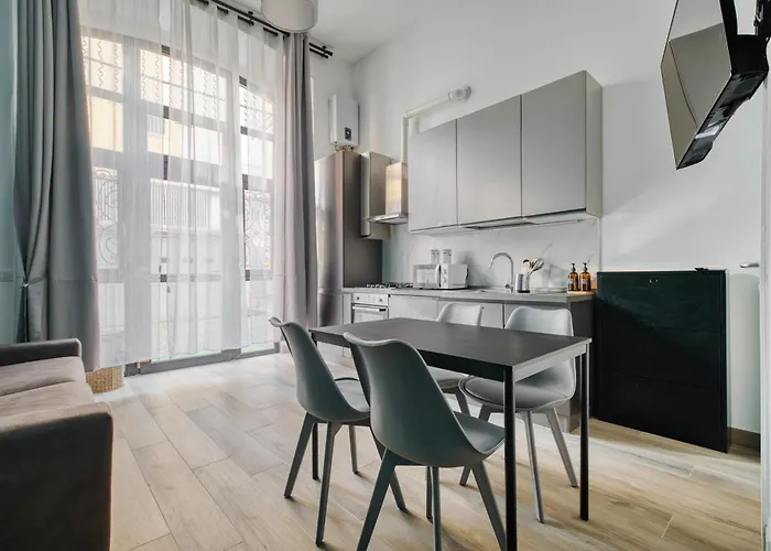 Domusmi Tadino 30 * Milão