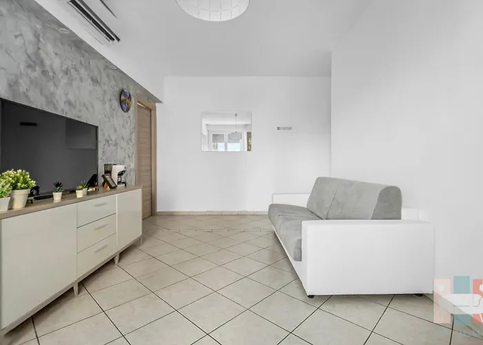 Zan20 Comfortable & Bright In - Great Location Apartmán