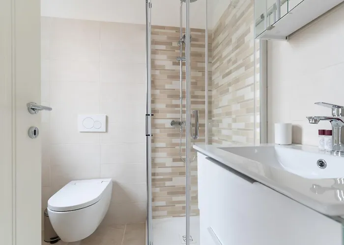 Guesthost - Mm Sant'agostino Modern Flat ميلان