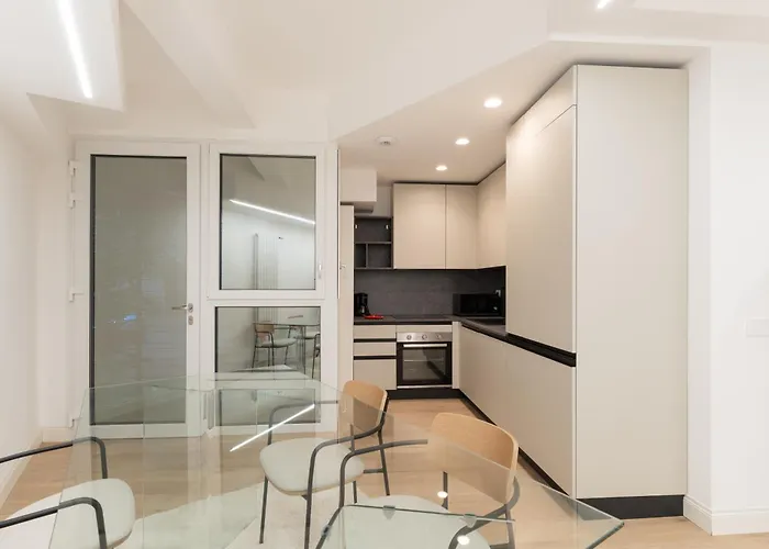 Guesthost - Luxury De Angeli, *