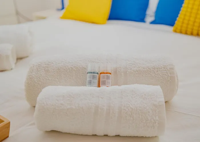 2 Bdr Flat - Direct Tram 15 Min Duomo * 米兰