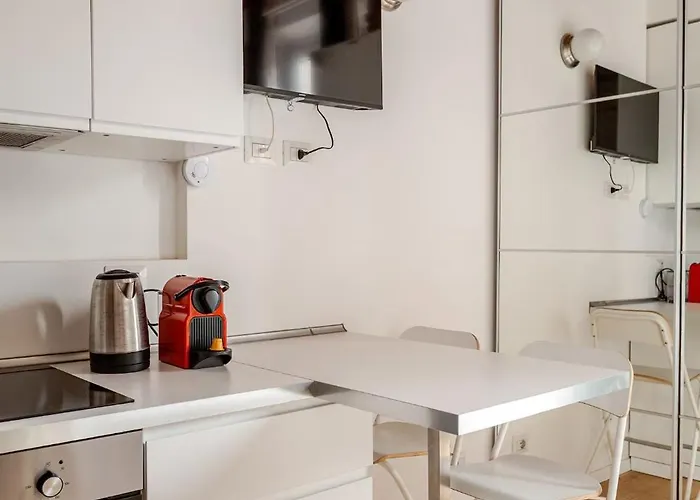 Elegant Oasis 10 Min Station With Balcony E Wifi Near M1 Rovereto