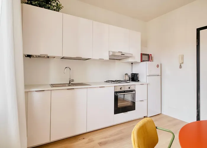 Modern And Strategic 1-br Flat D - Station Milán
