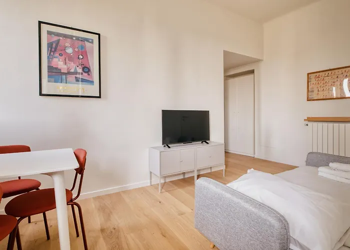 Modern And Strategic 1-br Flat A - Station Milán