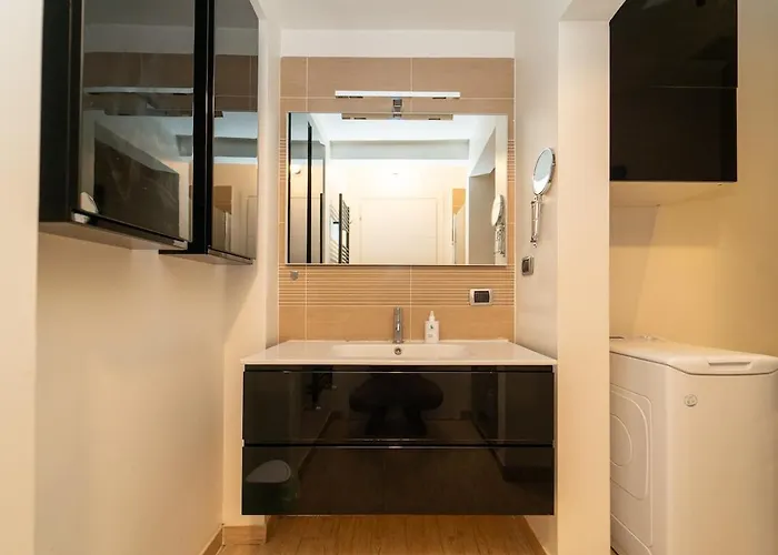 Three-room In The Heart Of