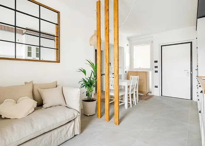 Design Smart - Terrace & Private Box Daire