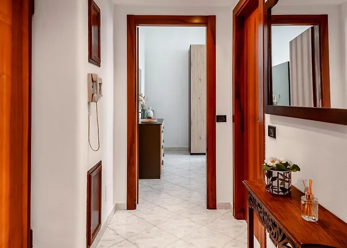 Apartment Bilocale Elegante E Luminoso In Via Gallura Milan