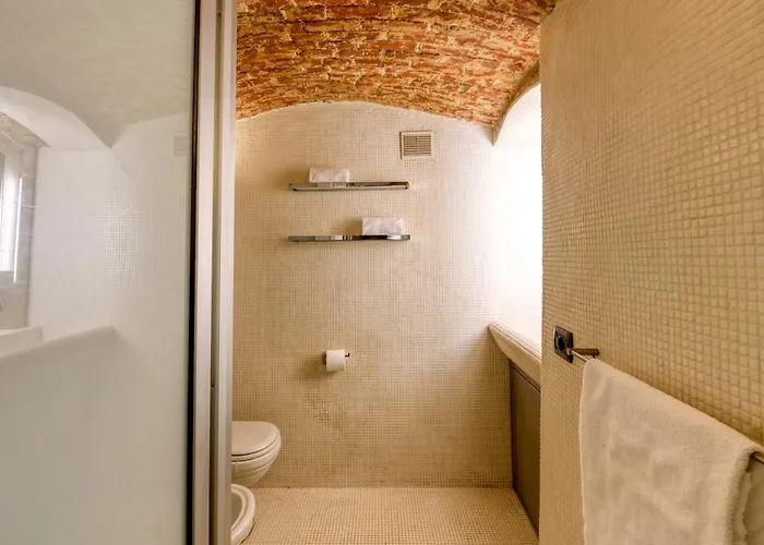 Sforza 57 - Romantic Escape With Jacuzzi דירה מילאנו