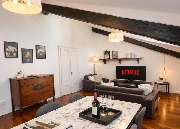 Apartment Bright Attic 120sqm In Garibaldi Quarter