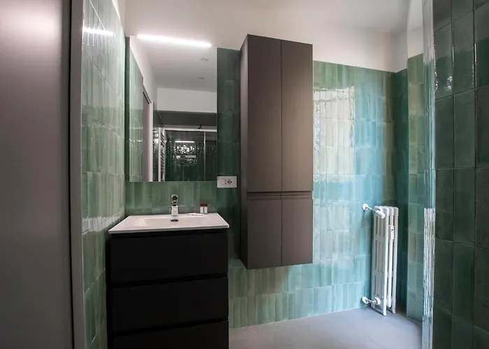 Bright Floor Flat With Balconies & Ac - Loreto & Porta Venezia Apartman *