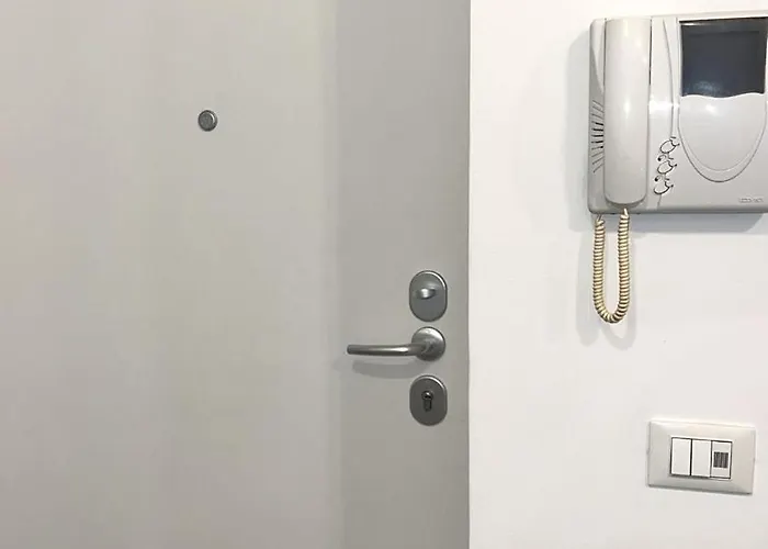 Paradise House Intero * מילאנו