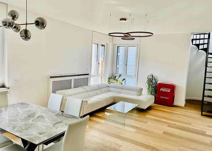 Penthouse With Terrace Apartament Mediolan