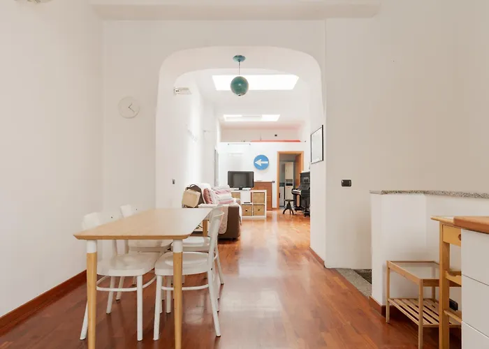 Guesthost - On Two Levels * 밀라노