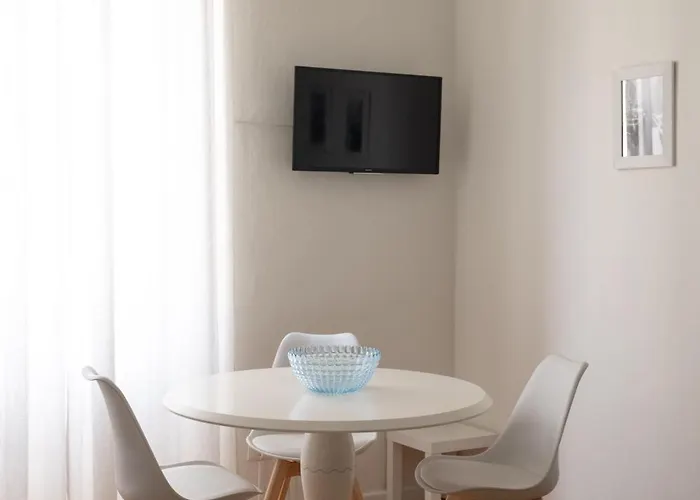 Lägenhet Charming 4 Person Navigli District - Mirable Pm *