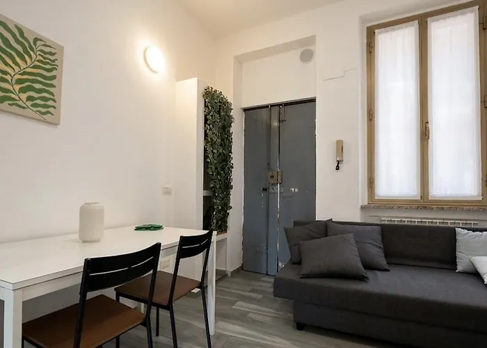 Lägenhet Certosa District Flat