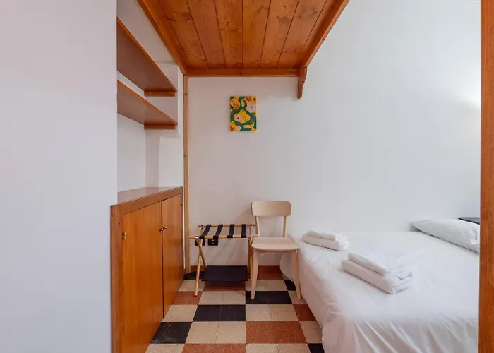 I-host - Vallarsa 22 Milano