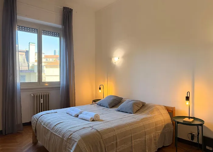 3 Bedrooms Separate 1 Min Walk From Brera, 15 Min Duomo Milano