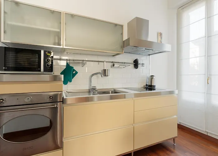 Guesthost - Comfy Terrazza Farini In Derganino * מילאנו