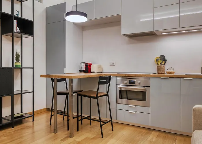 Apartamento Hostmate - - Farini's Charm - Isola *