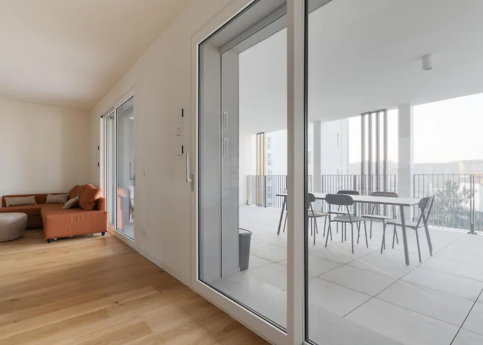 Guesthost - Modern Terrace Flat Lambrate