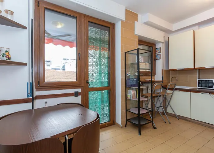 I-host 2br With Balcony Porta Romana Milano