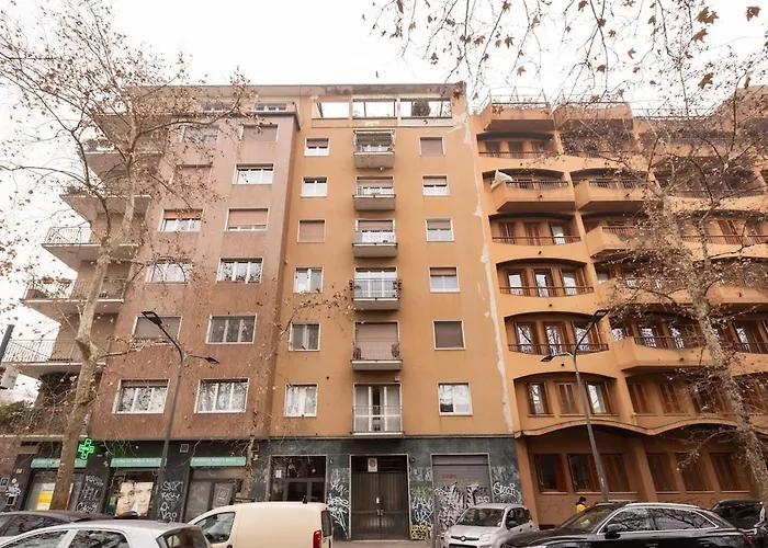 Vintage Chic Flat Steps From Fiera & Wi-fi * Milano