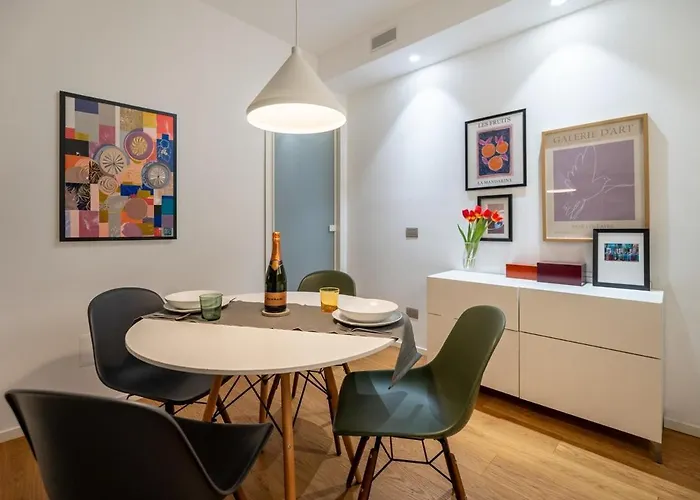 Duomo-sempione, Luxury With Balcony - M5 * Milánó