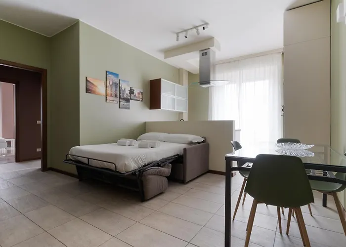 Guesthost - Porta Romana Balcony Flat