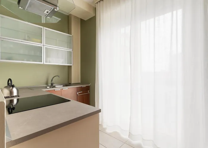 Guesthost - Porta Romana Balcony Flat דירה