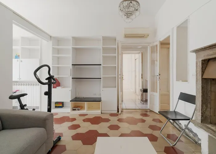 Guesthost - Cozy Near Mm1 * Milano