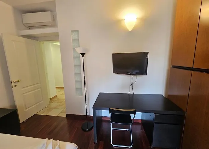 Three-room In Tortona District Apartment