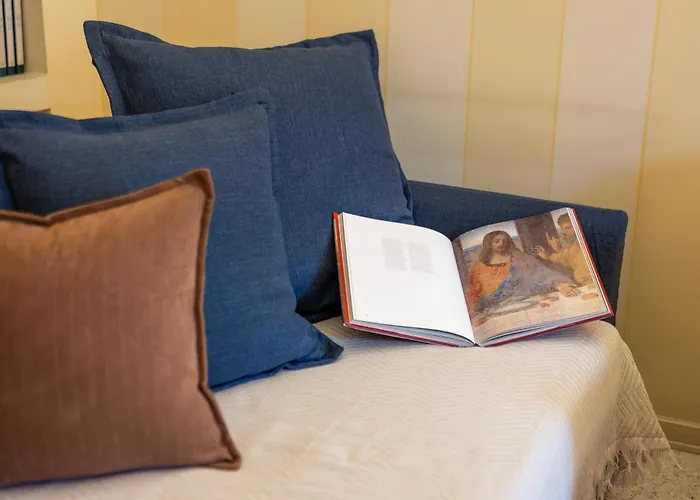 Daire Three-room Flat With Balcony In Porta Romana *