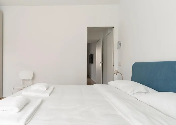 Guesthost - Cozy Balcony Porta Romana Μιλάνο