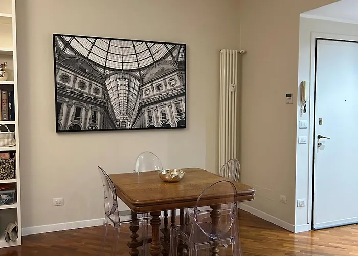 Three Bedrooms, Sunny, Quite In Isola Neighborhood