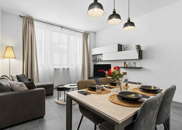 Essence Parcheggio Gratuito E Self Check-in A Apartament