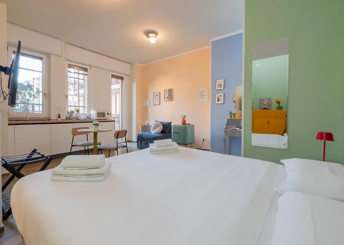 Xenia - At Via Boncompagni 7 *