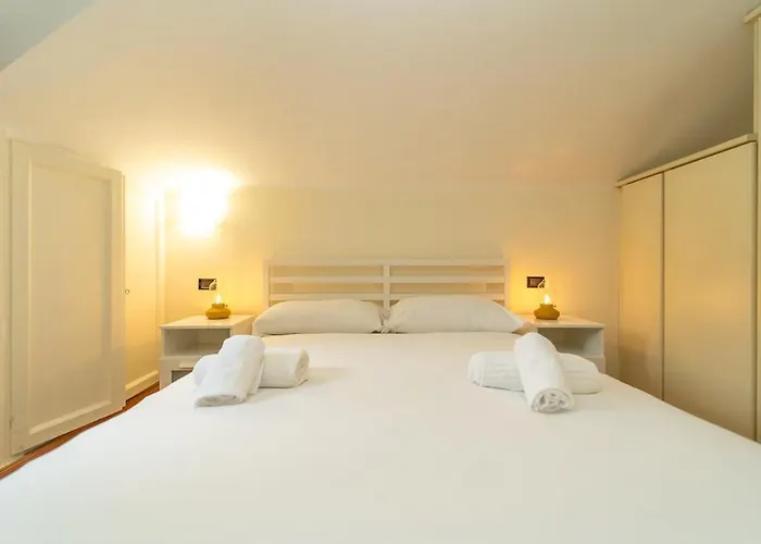 Cozy Attic With Terrace And Ac And Wifi *