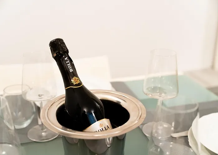 Appartement Duomo-bocconi-navigli Area, Elegant & Peaceful Retreat *