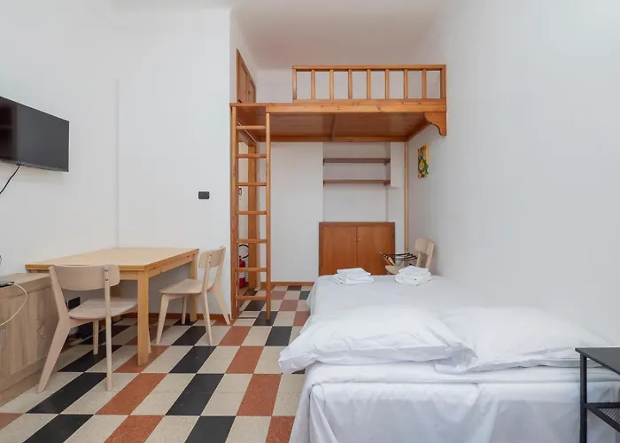 I-host - Vallarsa 22 Milano